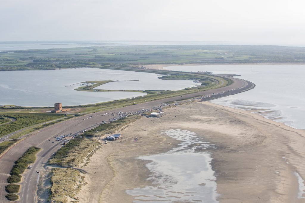 Strandpaviljoen Brouw Brouwersdam luchtfoto